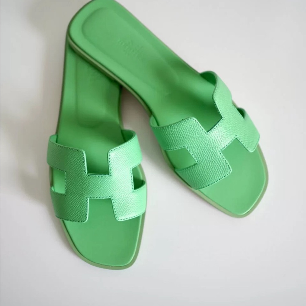 HERMES 
Epsom Oran Sandals 38.5 Vert Pomme